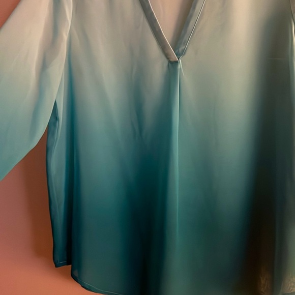 Teal ombré sheer blouse- beautiful!! EUC!! $24! - Picture 4 of 7